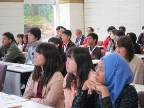 Malaysian students listening to NAIST introduction