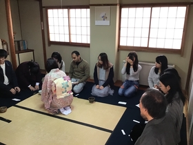 International students enjoying tea ceremony