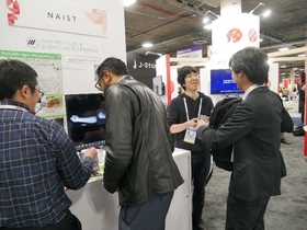 Many people came to experience NAIST's technology firsthand