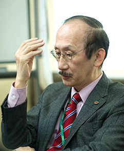 箱嶋敏雄 理事 副学長の写真