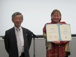 カルフォルニア大学デービス校（アメリカ）のキャロル　エリクソン教授へ名誉博士称号を授与（2013/11/14）