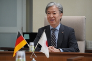 塩﨑一裕学長
