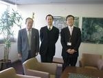Director of Culture and Education Department at Taipei Economic and Cultural Office in Osaka visits NAIST (April 21, 2010)