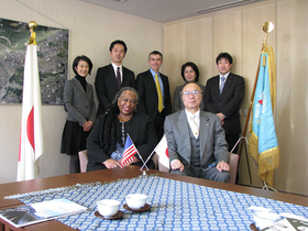A group photo with Consul General Karen Kelly