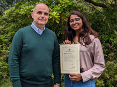 Jeevithra Dewi Subramaniam(Biomimetic and Technomimetic Molecular Science Lab) receives a Student Presentation Award