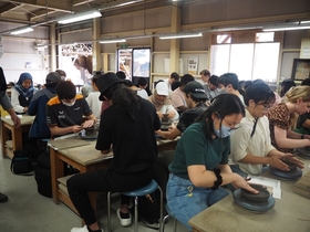 The Shigaraki Pottery-making class