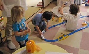 託児室せんたんで過ごす子どもたちの写真