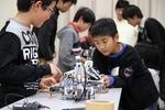 先端科学技術体験プログラム「親子でレゴロボットを作ってリレーにチャレンジ!」親子講座を開催(2010/12/11)