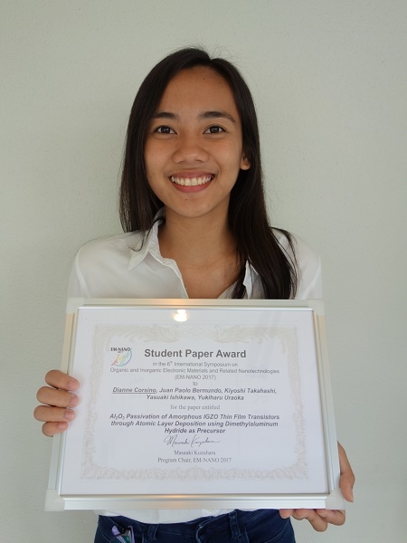 物質創成科学研究科情報機能素子科学研究室のDianne Corsinoさん（博士前期課程1年）がEM-NANO2017でStudent Paper Awardを受賞