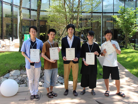 情報科学研究科ユビキタスコンピューティングシステム研究室の高橋雄太さん（博士前期課程2年）らが、スマートフォンアプリジャム2017本選においてファイナリスト賞を受賞