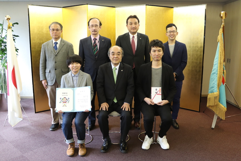 大学マスコットキャラクターの表彰式を実施