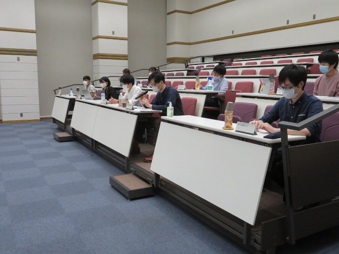 「学長と学生との懇談会」を開催（2020/10/12,19）