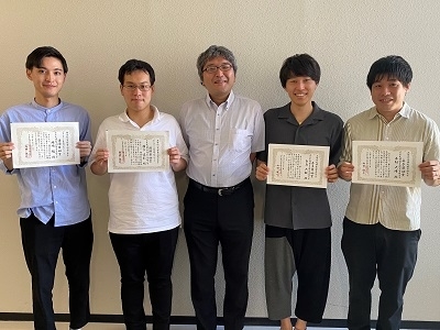 量子物理工学研究室の木村大海さん、白鳥大毅さん、 岡崎魁さん、國方俊彰さんが応用物理学会 極限的励起状態の形成と 量子エネルギー変換研究グループ第2回研究会（第18回次世代先端光科学研究会）において若手奨励賞および講演奨励賞を受賞 