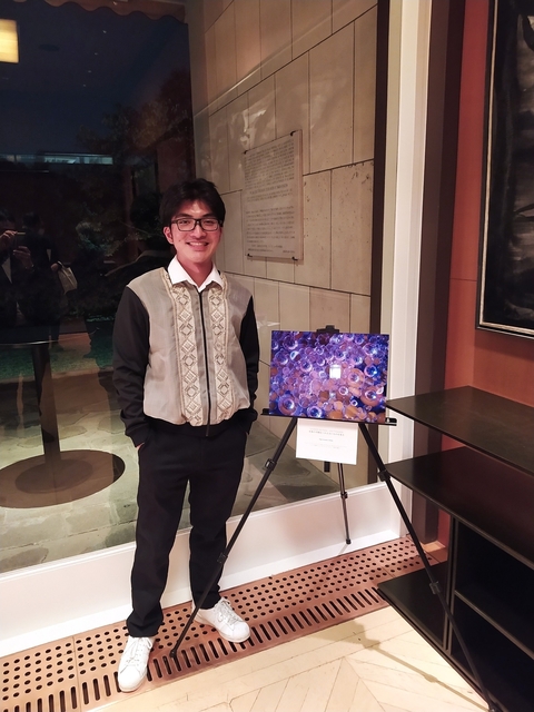 物質創成科学領域 光反応分子科学研究室 のMagin Ferrer Benedict さん（博士後期課程2年生）が在日フランス大使から表彰