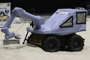 小型作業ロボットによる岩石除去デモ