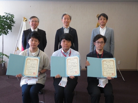 「奈良先端大オープンキャンパス」に代わる新名称決定における表彰式を実施