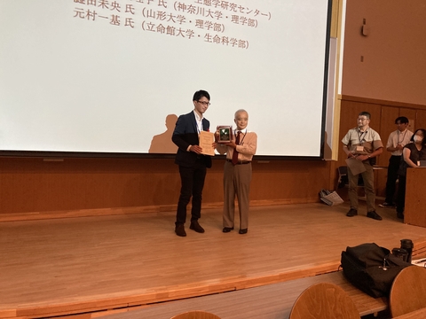 花発生分子遺伝学研究室の白川一助教らの論文が日本植物形態学会の「平瀬賞」を受賞