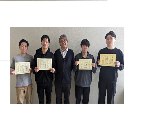 量子物理工学研究室の松澤 隼さん（博士前期課程2年）、宮﨑 慧一郎さん（博士前期期課程2年）、遠藤 優介さん（博士前期課程1年）、山林 恵士さん（博士前期課程1年）が応用物理学会 極限的励起状態の形成と量子エネルギー変換研究グループ第14回研究会 兼 第30回次世代先端光科学研究会において講演奨励賞及び若手奨励賞を受賞