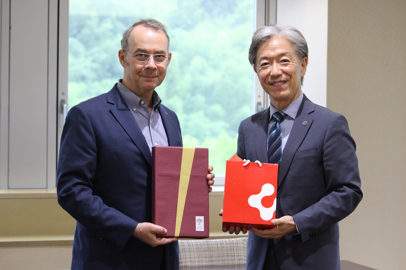 在大阪スイス領事が本学を訪問（2024/7/11）