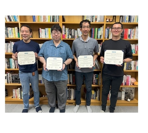 情報セキュリティ工学研究室の鍛治秀伍助教らが、IEEE Electromagnetic Compatibility (EMC) Societyより、Richard B. Schulz Best Transactions Paper Awardを受賞