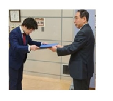 量子物理工学研究室の遠藤 優介さん (博士前期課程2年) が2024年度生体医歯工学共同研究拠点成果報告会において優秀ポスター賞を受賞